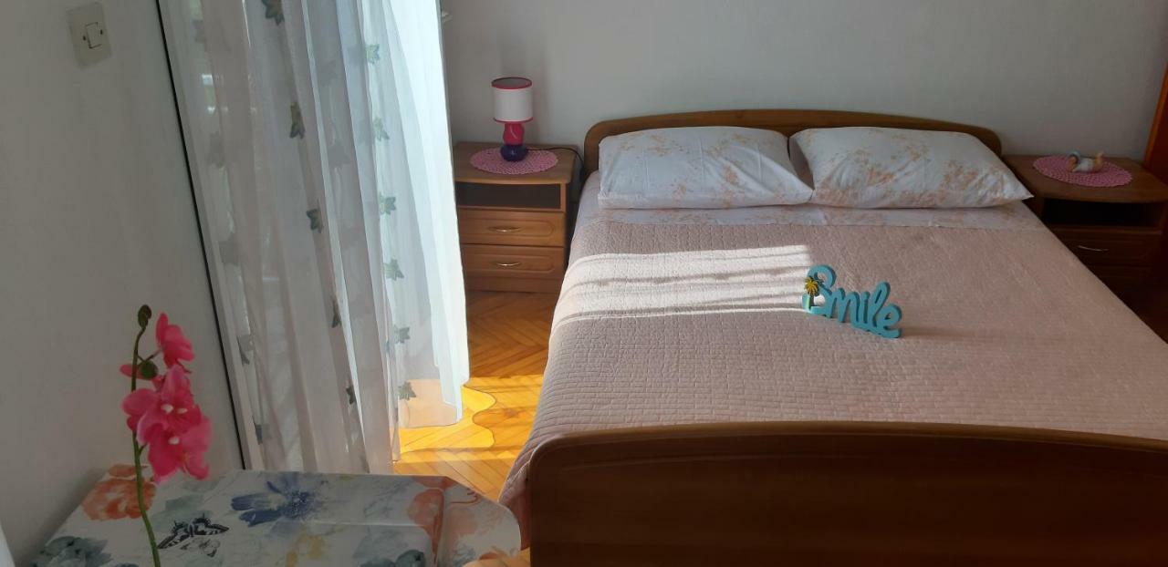 Apartman Lorena Stari Grad  Exterior photo